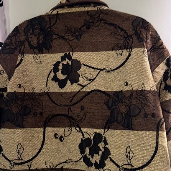 Women’s large reversible, brocade floral jacket - Picture 15 of 15